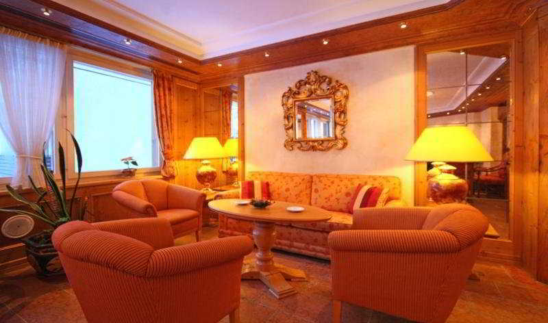 Relais & Chateaux Schoenegg Zermatt Oda fotoğraf